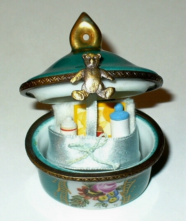 LIMOGES BOX ~ LAGLORIETTE ~ FLORAL BOX & BABY LAYETTE ~ TEDDY BEAR ~ PEINT MAIN