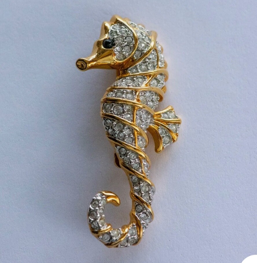 SIGNED SWAROVSKI SEAHORSE CRYSTAL PIN BROOCH 22KT GOLD PLATING  RETIRED RARE 