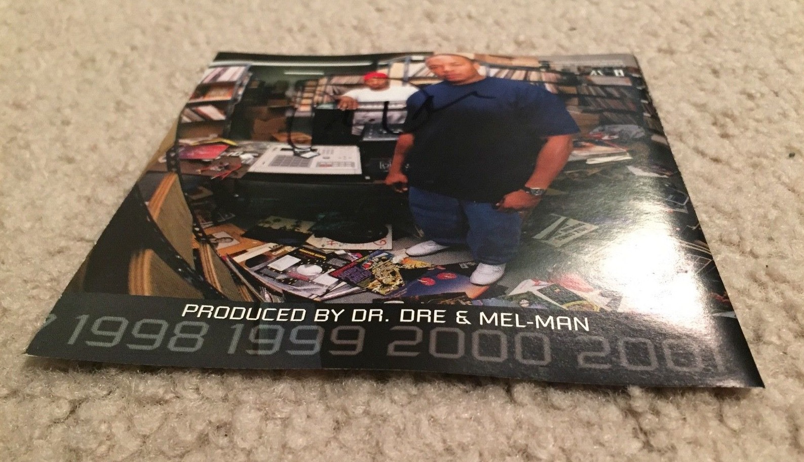 DR DRE SIGNED AUTOGRAPHED CHRONIC 2001 CD BOOKLET PAGE PHOTO AUTO DEATH ROW NWA