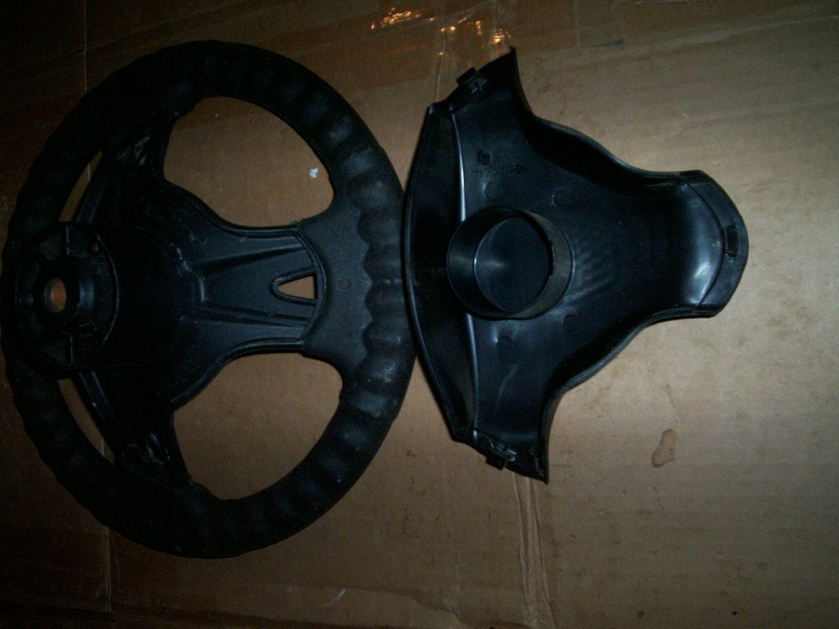 Cub Cadet LTX1045 Steering Wheel With Center Cap Cover 631-04008B ONLY 246HRS