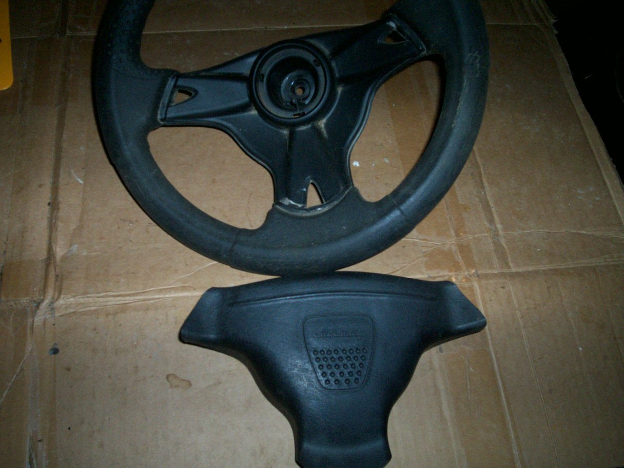 Cub Cadet LTX1045 Steering Wheel With Center Cap Cover 631-04008B ONLY 246HRS