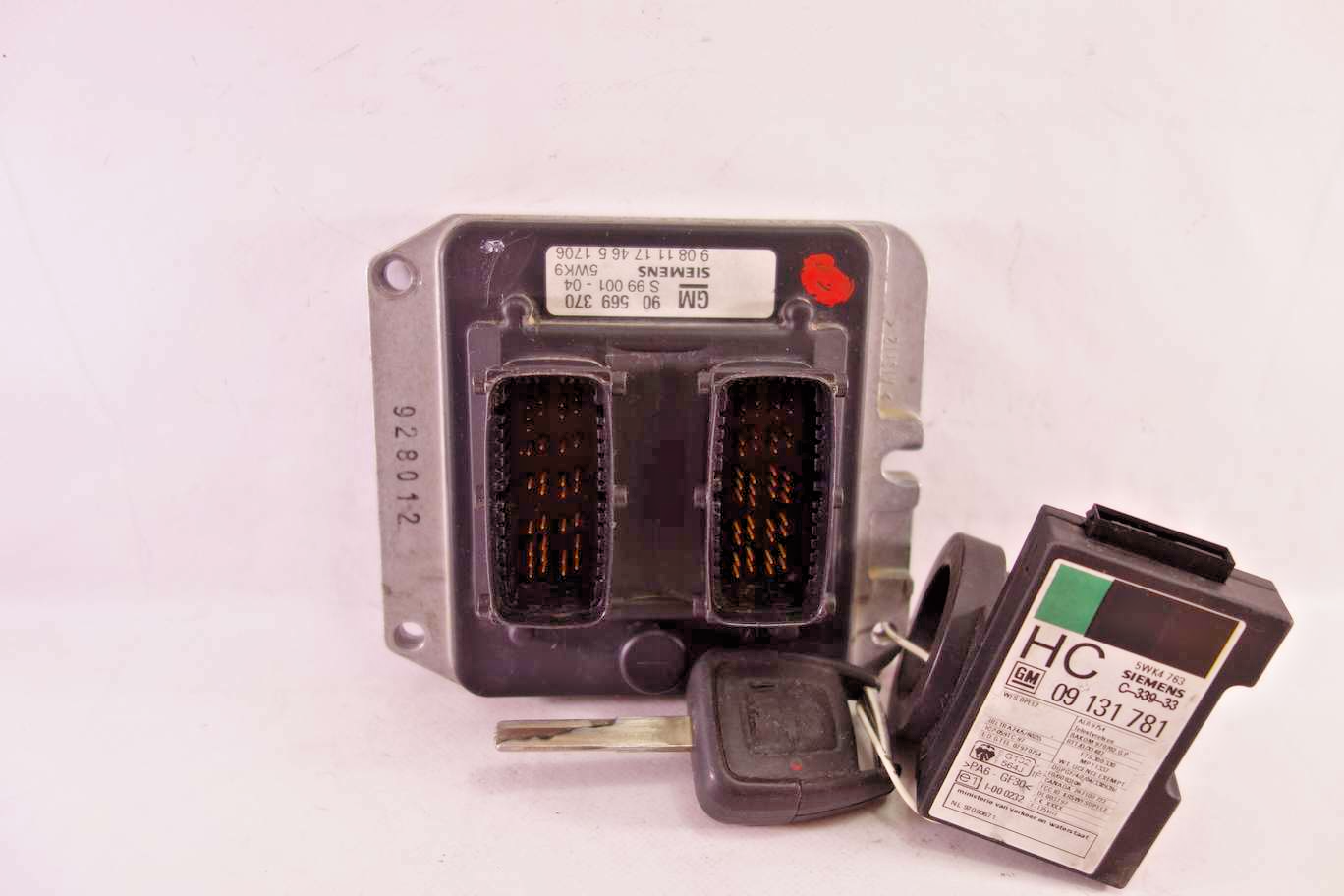 Engine control unit with key reader Opel 90569370 90 569 370