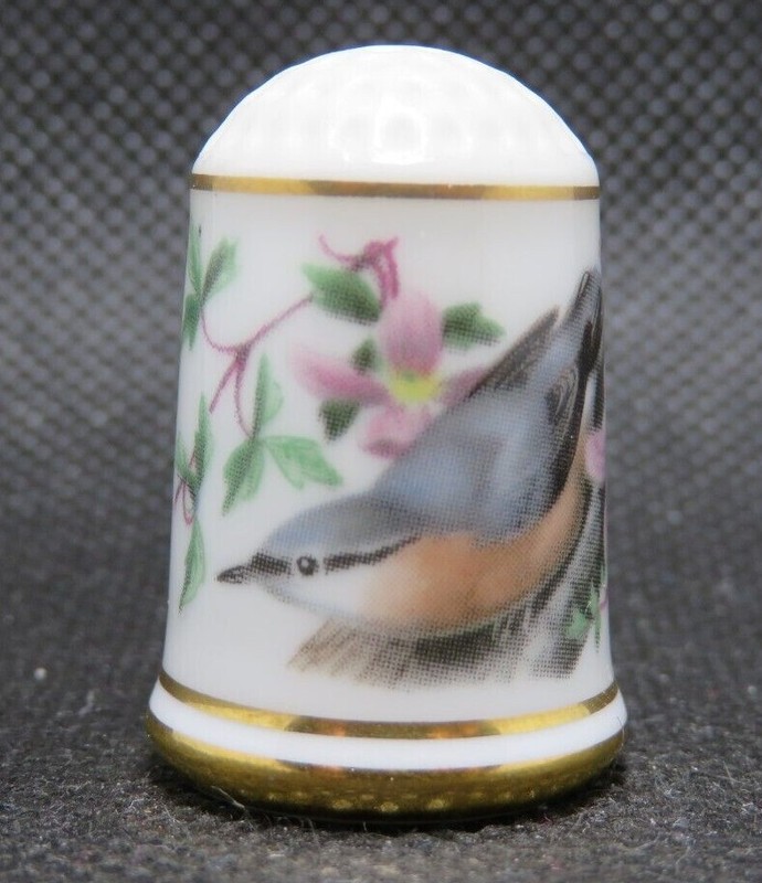 Franklin Porcelain 1979 England Thimble - Birds - Sitta Europaea