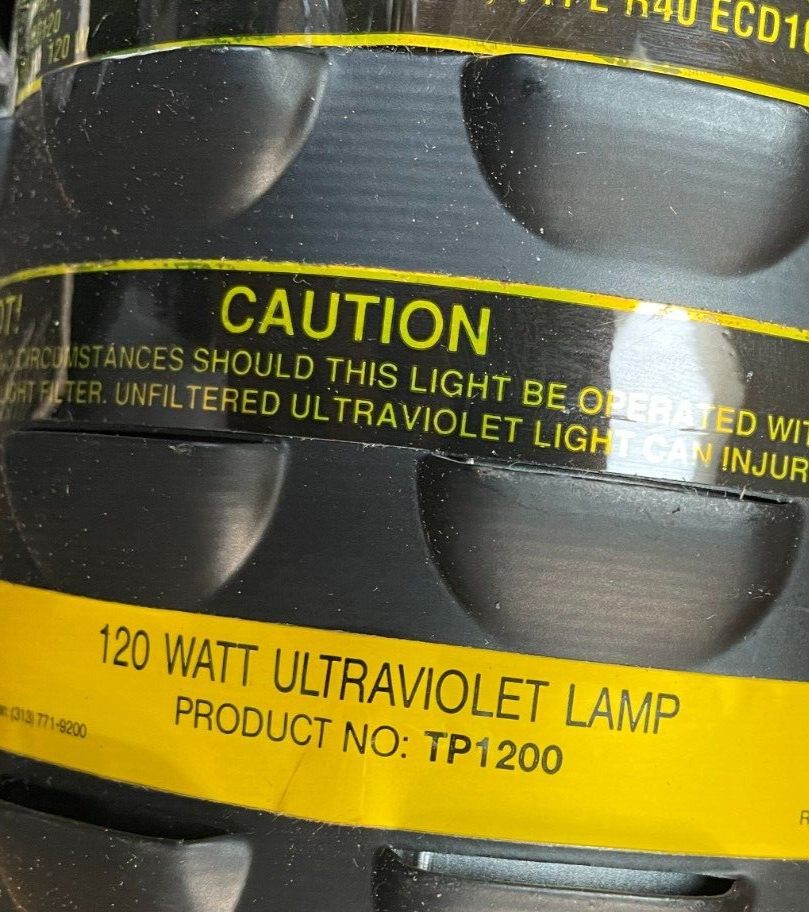 HB Fuller TP1200 120W Ultraviolet Tracer Lamp Gun W/Tracer Dye Injector H. Case