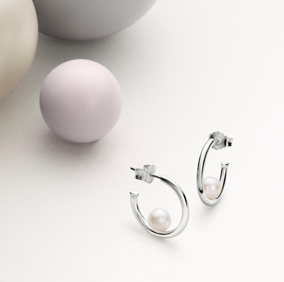 TATIANA☆[SILVER925] Pearl D Ring Hoop Earring The Tatiana Hoop Earrings – Everything Oro Jewelry