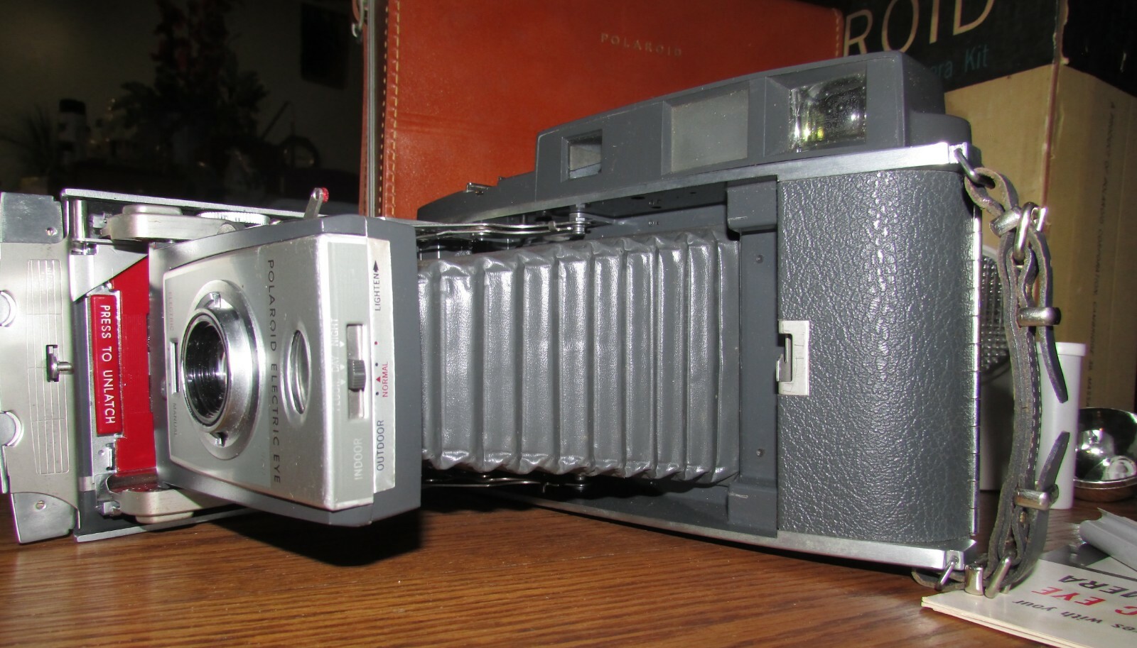 Vintage Polaroid Model 900 Electric Eye Land Camera..Complete