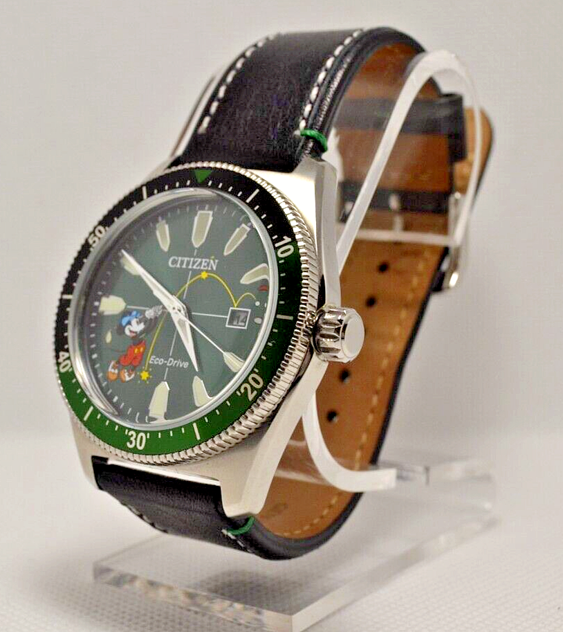Pre-owned Citizen Eco-drive Aw1595-01w Men's 42mm Disney Mickey Golf S/steel Watch