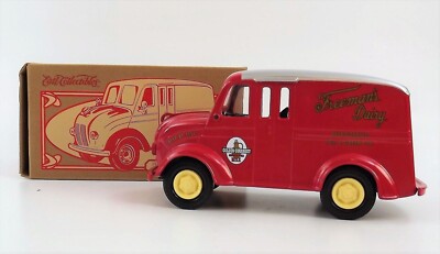 1:24 1950 DIVCO Milk Delivery Truck Freemans Dairy Allentown PA