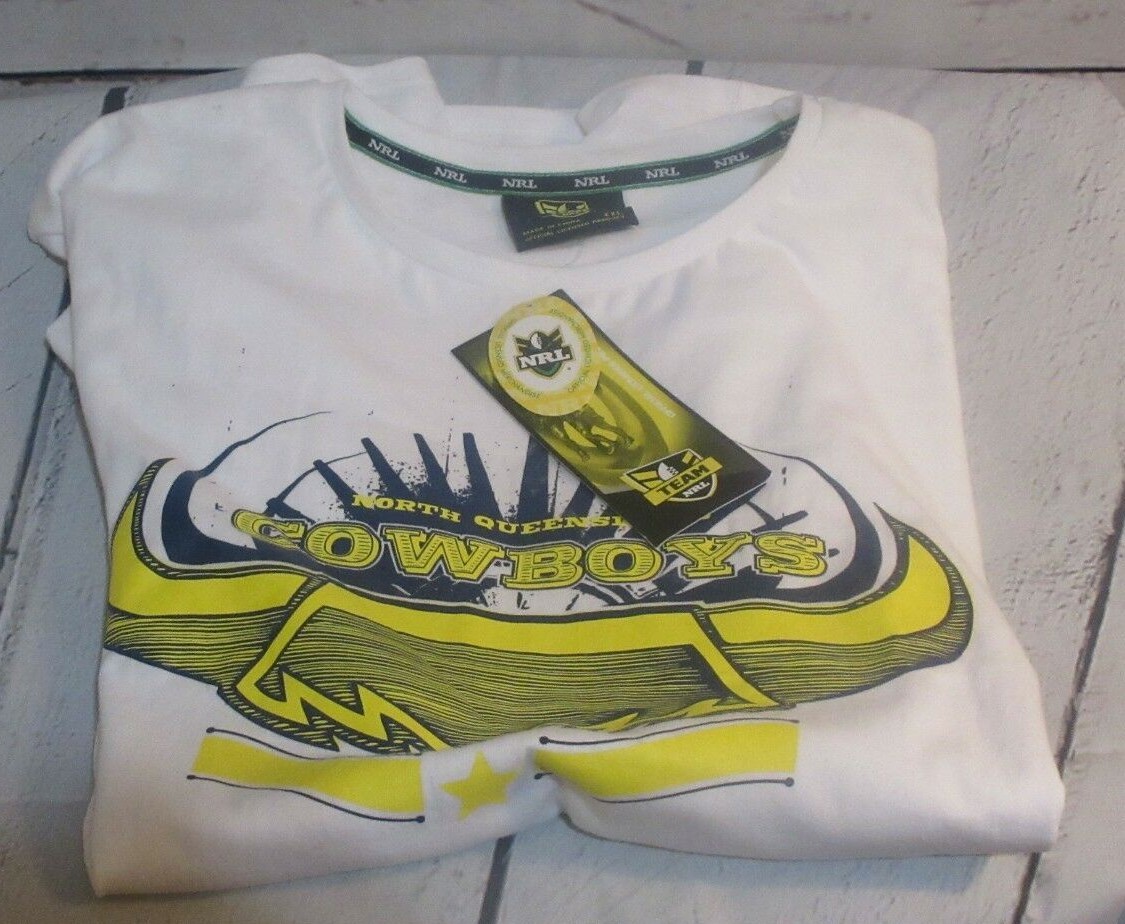 2004 North Queensland Cowboys Team NRL Men's XXL Graphic White T-Shirt NWT