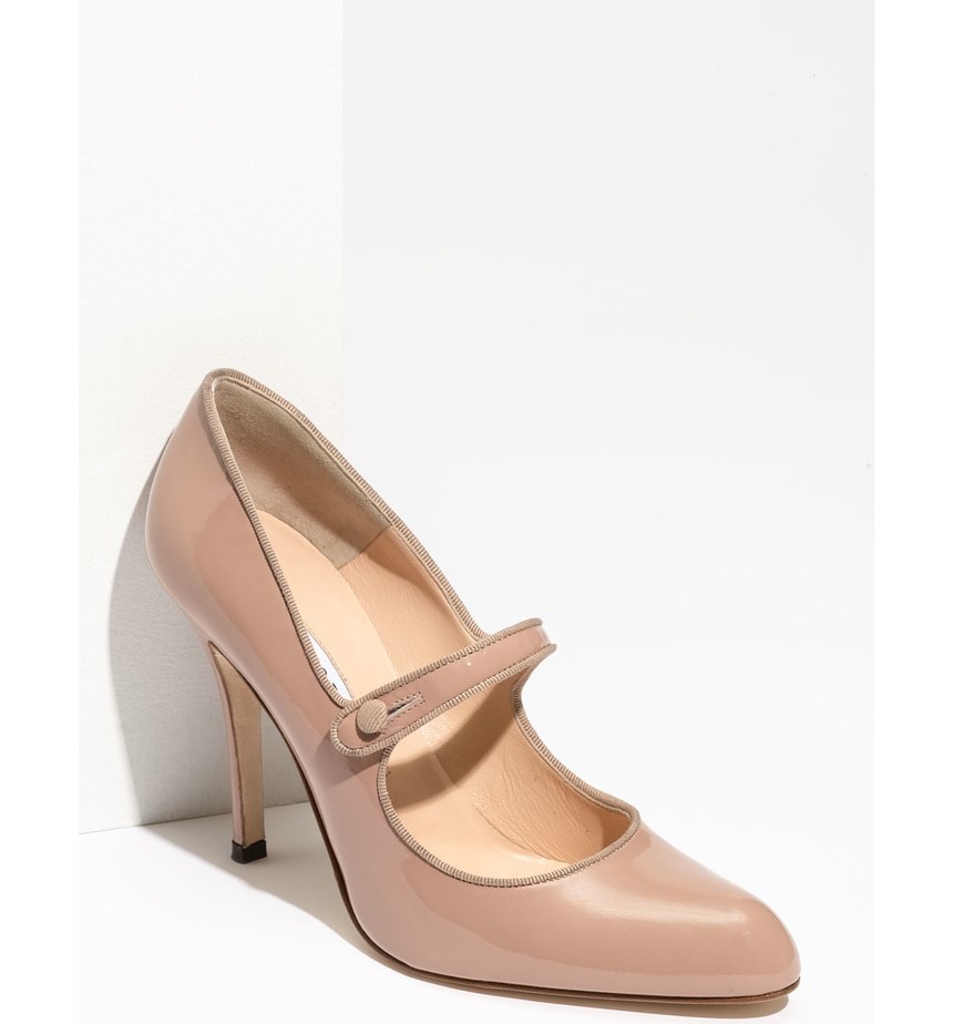 туфли квартиры. Clad in patent-leather mary janes. туфли квартиры. Santana обувь. туфли квартиры.