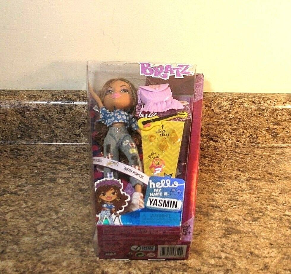 Bratz Doll Hello My Name is Yasmin With Accessories NEW
