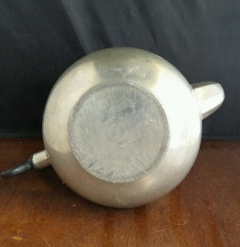 Vintage Royal Holland Pewter Sleepy Hollow Tea Pot 7 1/4 inches