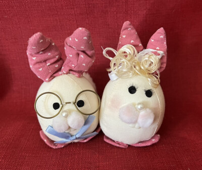 PRIMITIVE MR. and MRS.EASTER BUNNY RABBIT DOLLS FIGURINES TABLE DECOR