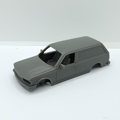 Kit : PEUGEOT 305 Break Version tôlée - FG Miniatures - 1:43