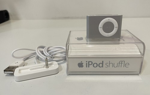 Apple iPod shuffle 2nd Generation - 1GB - Silver w/ Box