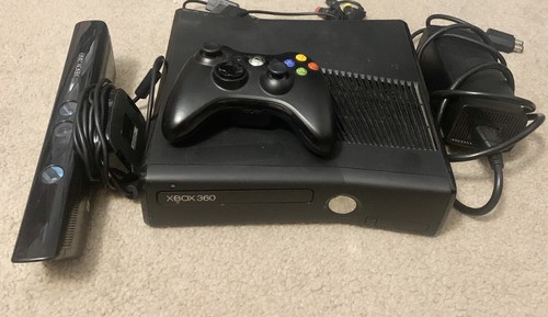 Microsoft Xbox 360 Slim 4GB HDD Model 1439 One Controller