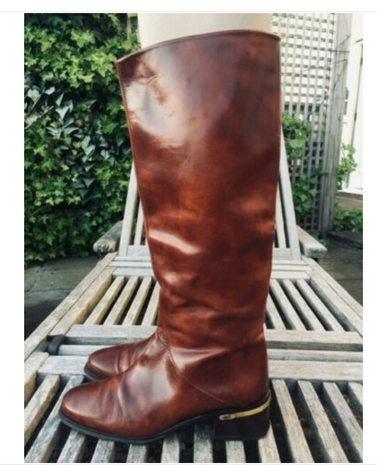 Boots High / Brand Joan David / Size US 8 1/2 / UK 6 / EU 39 / Colour