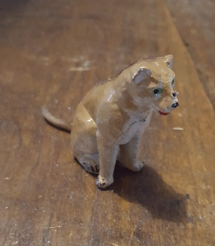 Old BRITAINS 1950s Lead Zoo Series African Lioness Sitting, Britains Item L3