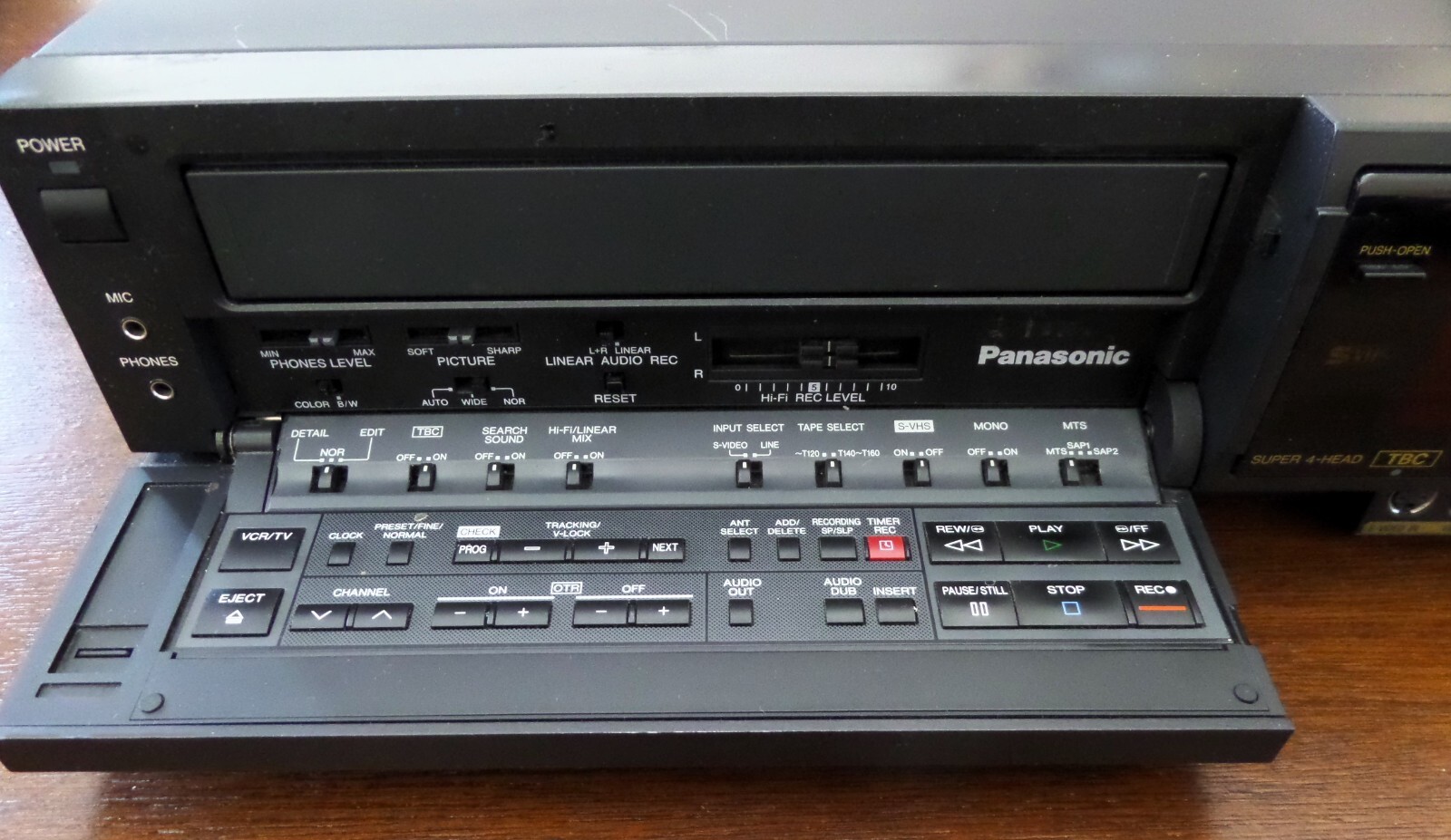 Panasonic AG1980P SVHS SVHS Super VHS VCR VTR w/ TBC PRO Editor Dec