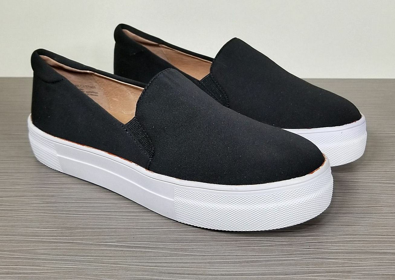 Caslon Alden Slip-on Sneaker, Black Fabric, Womens Size 6.5 M