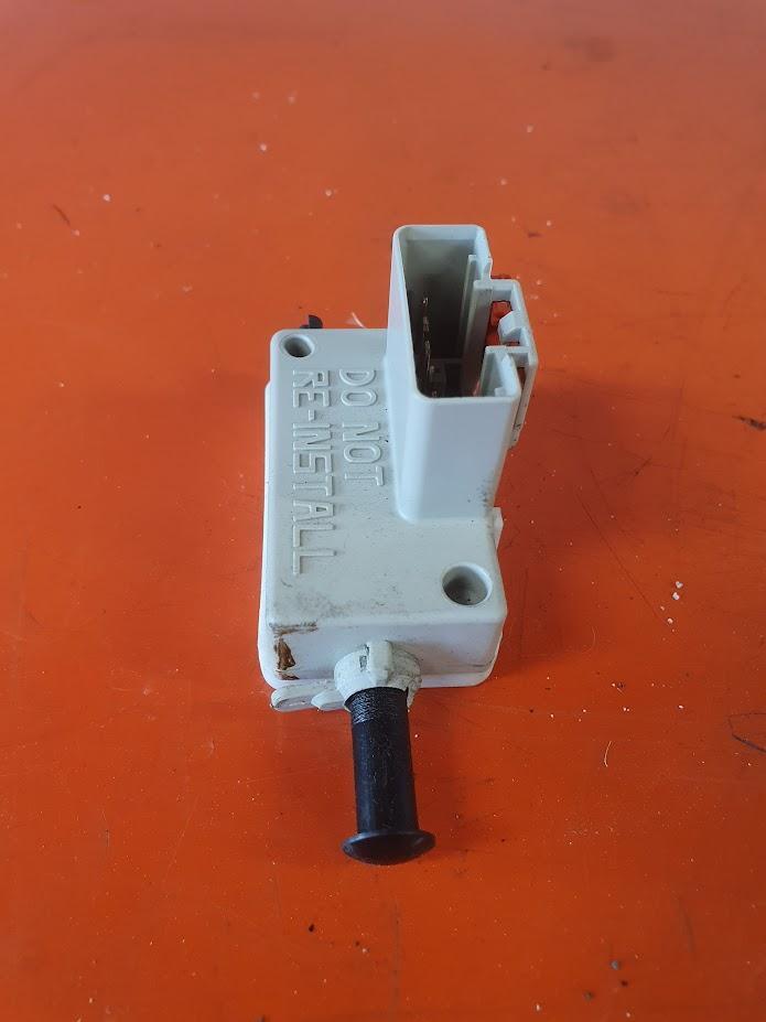 2004 Peugeot 206 BRAKE LIGHT SWITCH 10/99-11/07 image 5