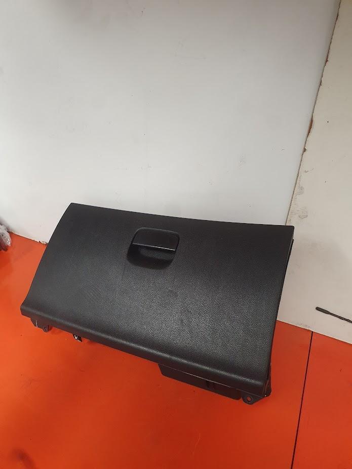 2009 Peugeot 308 GLOVE BOX T7 09/07-01/14 - HATCH image 3