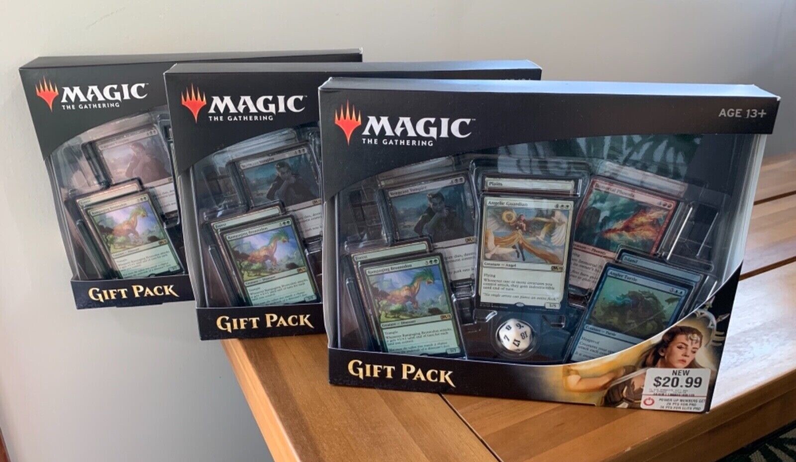 MTG　GIFT PACK Amazon.com: Magic the Gathering Gift Pack english Wizards