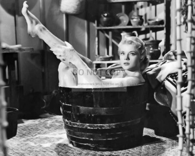 ACTRESS PEGGIE CASTLE - 8X10 PUBLICITY PHOTO (RT842)