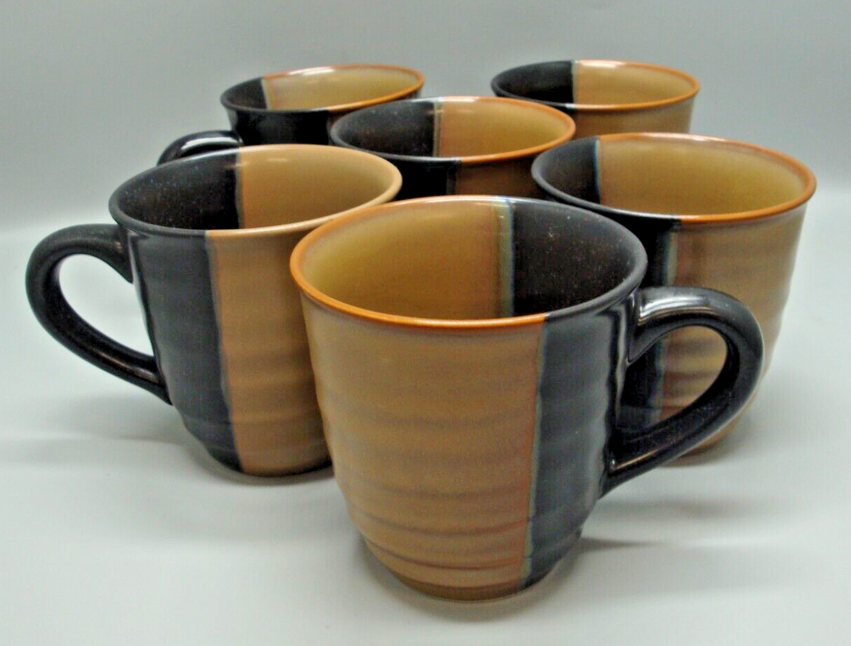 装飾的な黒と金の陶器ボトル Vintage Black Gold Lacquer Cups and Saucers, Tiny Espresso