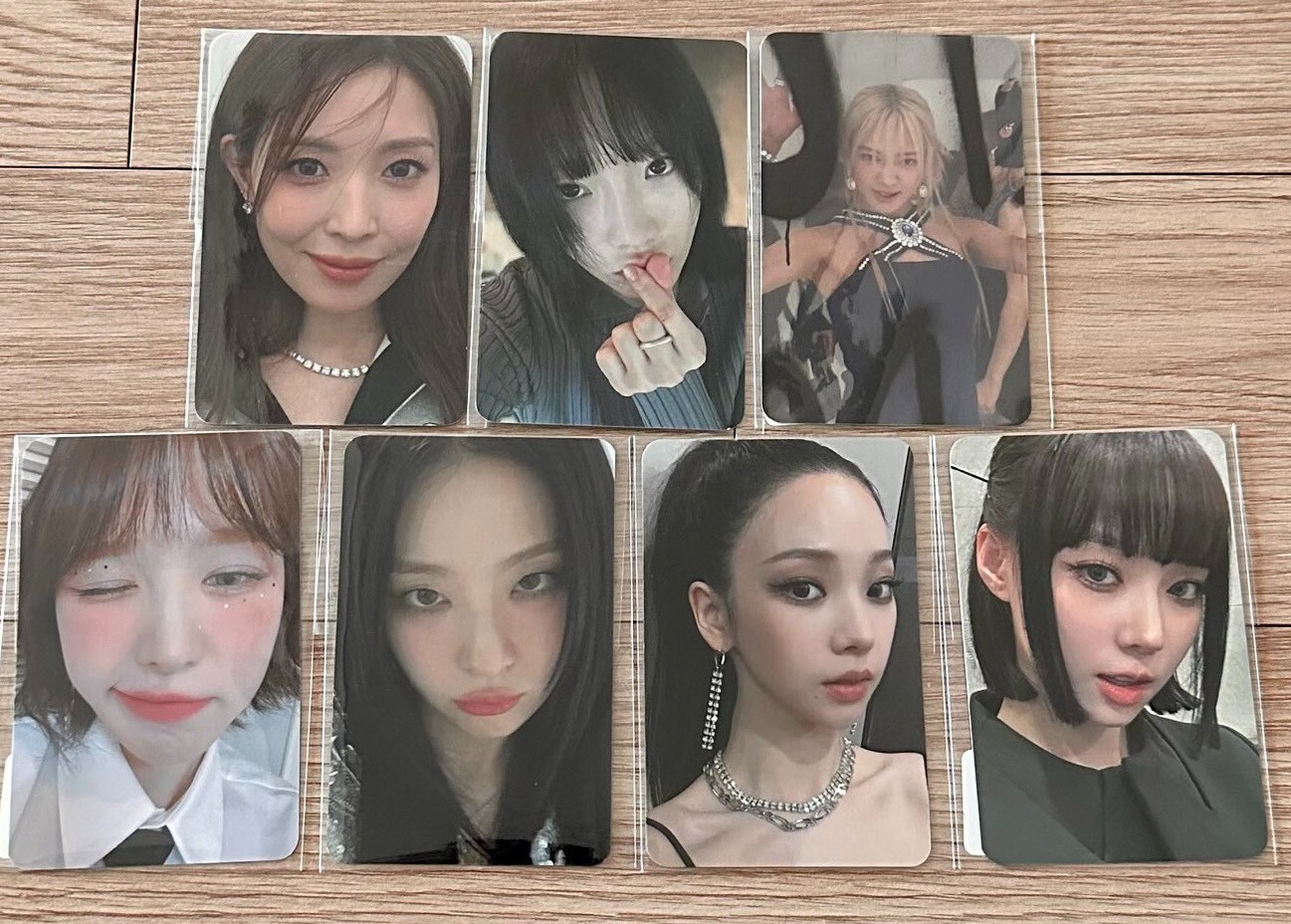 Beauty & The Beat: 1st Mini Album　今月の少女 1st Mini Album: ++【限定盤】 (A-VER.) : LOONA (今月の少女