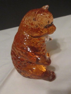 VINTAGE AMBER GLASS BEAR PAPERWEIGHT HAS THE LETTER M ON BACK 4 IN BY 2 1/2 IN +