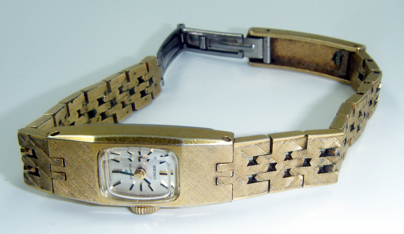 Vintage Seiko 23 Jewels womens watch 1520-0460R Wind-Up