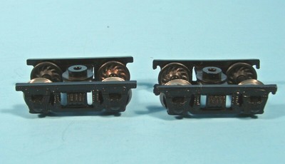 Roundhouse MDC HO Express Reefer 7 ft. wb. Trucks with 36