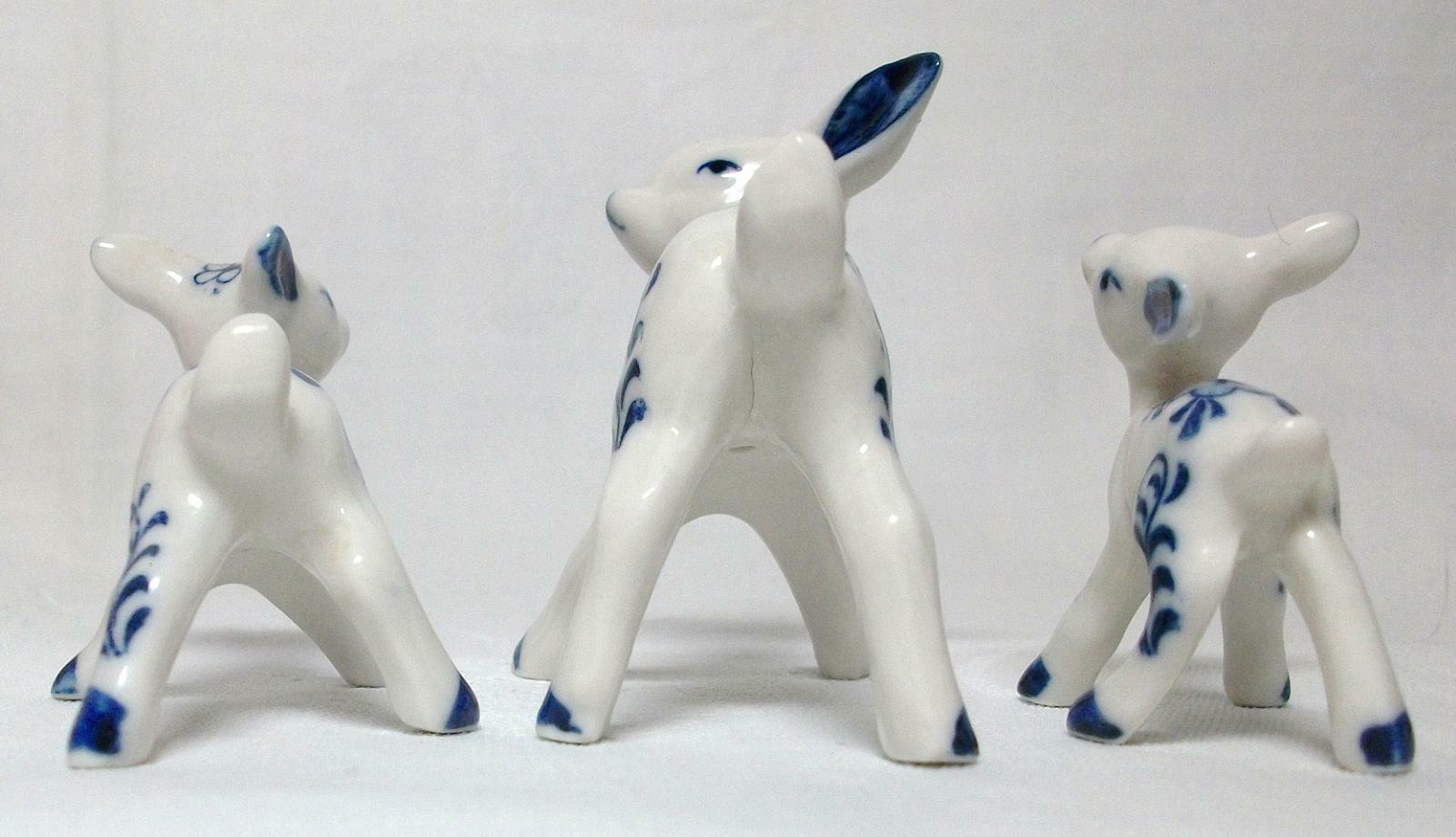 Set Of 3 Porcelain Delft Blue & White Miniature Deer Mother & 2 Fawns Figurines