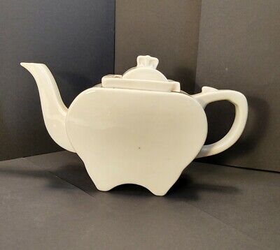 H /& HD Embossed Pansy Teapot 6 Cup 2398