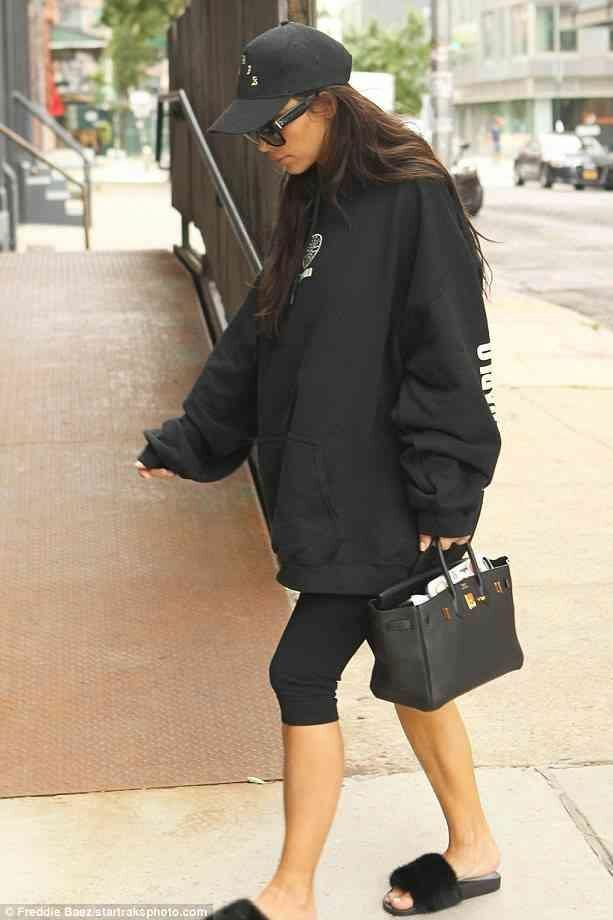 GIVENCHY Urban Street Mink Fur ミンクファー スニーカー m_62c3caf29c3378f2f1e1ab9e.jpg