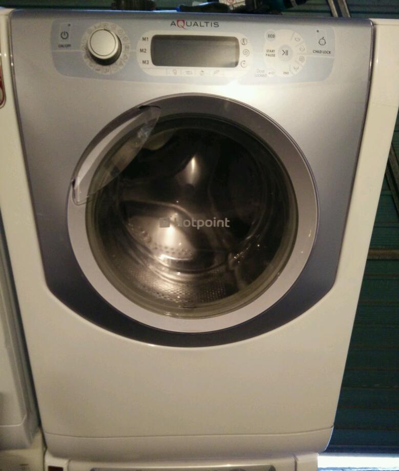 Hotpoint Aqualtis Washing Machine, 9kg, 1600 spin in Newport Gumtree
