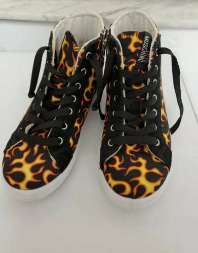 【関税＆送料込み】Moschino Sneakers With Pins Sneakers with logo Moschino - zapatillas de running talla