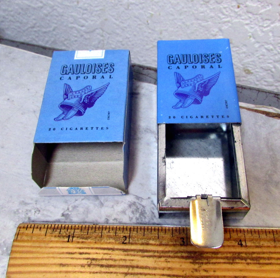 vintage 1960s ashtray novelty, Cauloises Caporal, new in original box, fun item