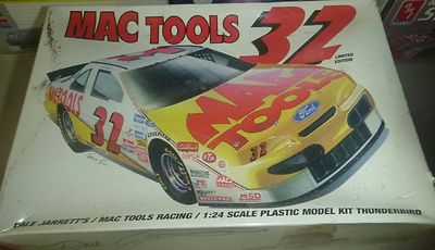REVELL 1/24 DALE JARRETT MAC TOOLS Model Car Mountain FS NASCAR 32 THUNDERBIRD