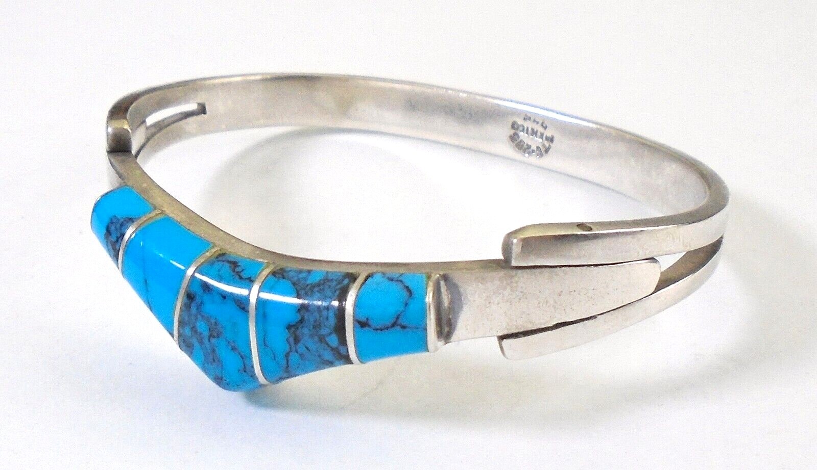 Vintage Taxco Mexico 925 Sterling Silver & Turquoise Hinged Vintage Taxco Mexico 925 Sterling Silver & Turquoise Hinged