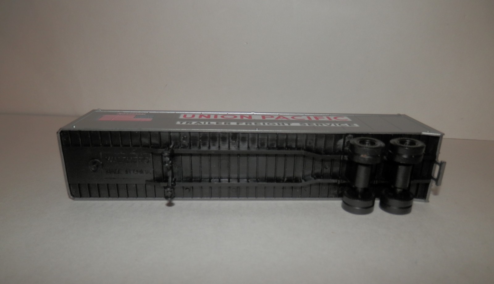 Walthers HO Scale 40' Union Pacific Van Trailer