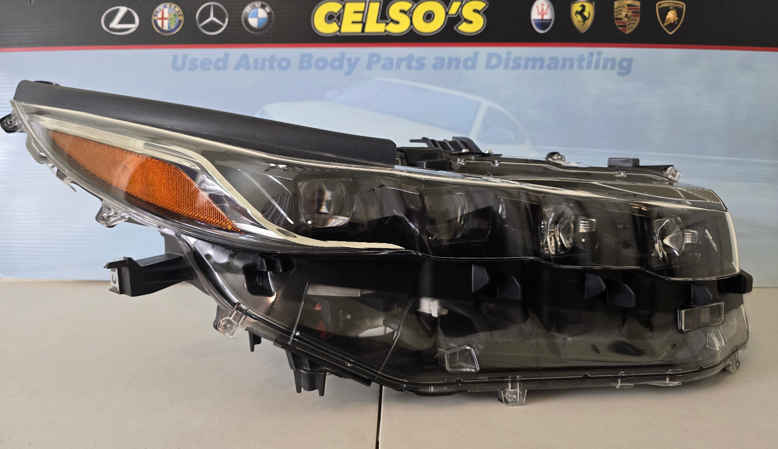 2017-2021 Toyota Prius PrimeHead light 左 2017-2021 Toyota Prius PrimeHead light 左