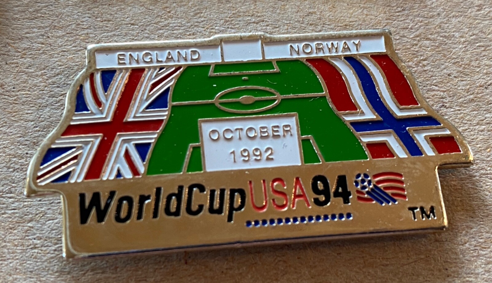 USA 1994 WORLD CUP SOCCER - ENGLAND AGAINST NORWAY MATCH PIN