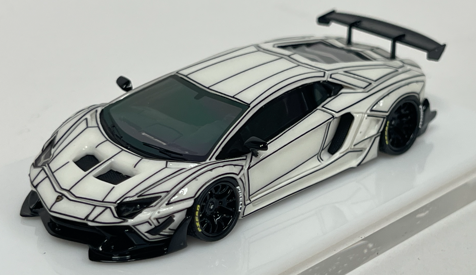 ミニカー 1/64 Liberty Walk Aventador 1/64 T&P Lamborghini Aventador 2.0 Liberty Walk LB