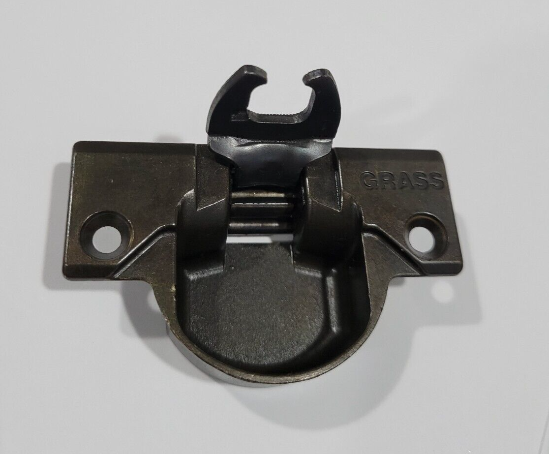 Grass Hinge 830 Replacement Matttroy