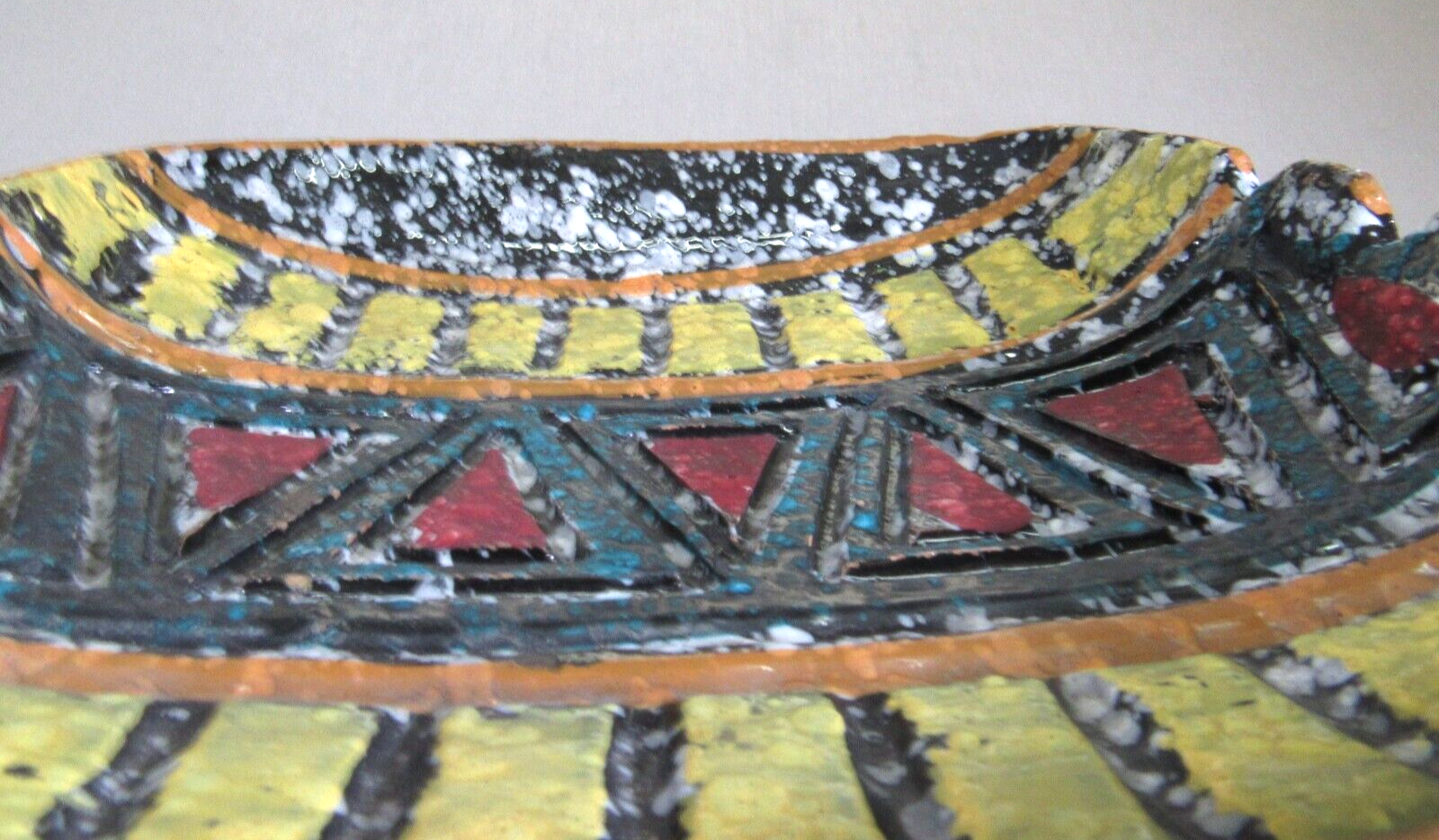 MID CENTURY MODERN GEOMETRIC DESIGN CERAMIC ASH TRAY MADE IN ITALY