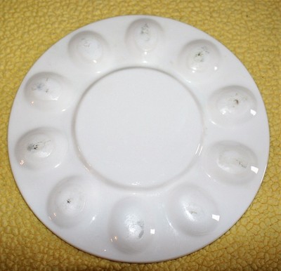 Vintage Deviled Egg Plate Two Hens Chickens in Center White & Yellow 10 M510