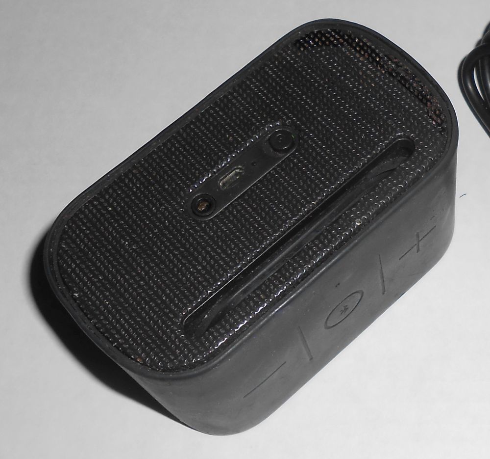 LOGITECH UE MINI BOOM BLACK BLUETOOTH BOOMBOX WIRELESS SPEAKER + CORDS