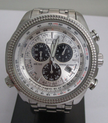 citizen eco-drive chronograph perpetual calendar E820 S0633.70    NEW BATTERY